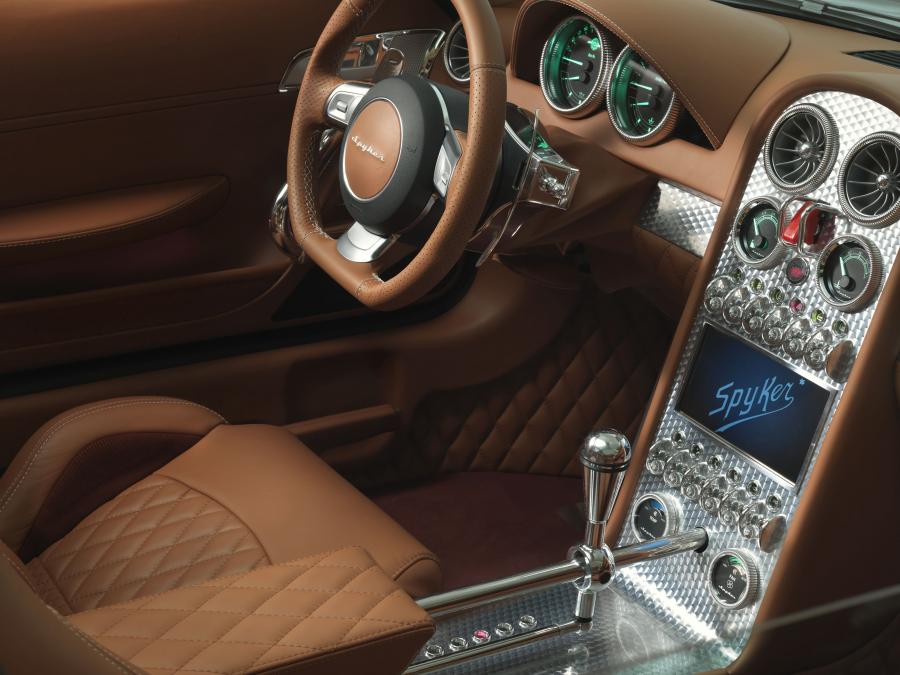 Интерьер Spyker B6 Venator Concept 2013 года  (фото 9 из 21)